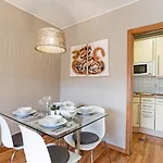 Cozy Flat In Foz By Lovelystay Apartment